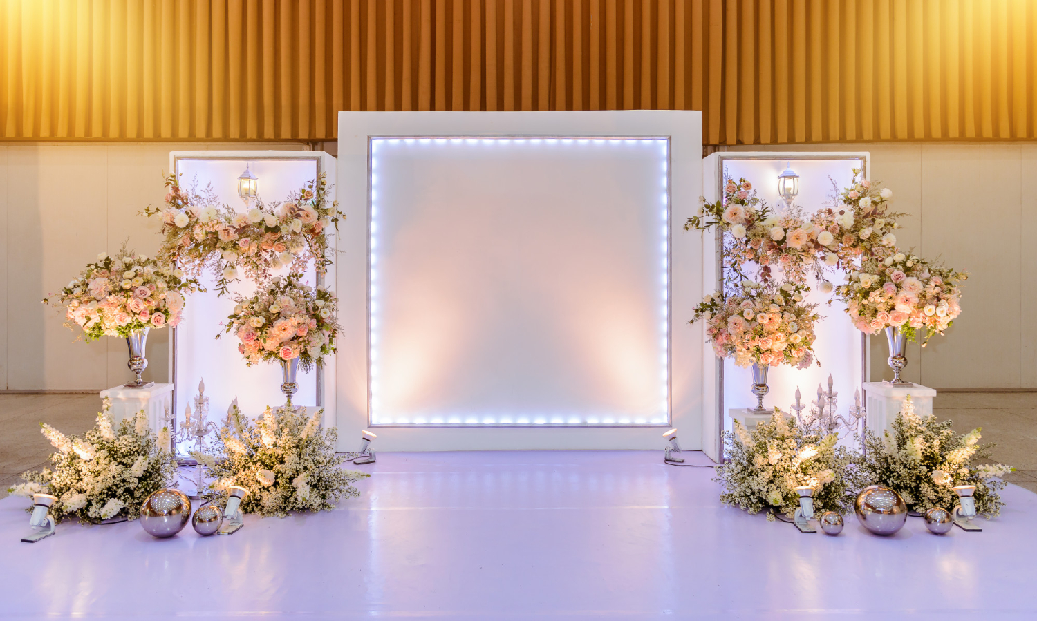 wedding-scene-decorated-with-flowers Wedding scene decorated with flowers